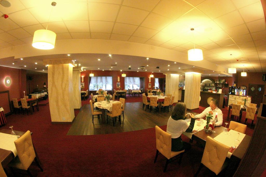 Hotel I Restauracja Złoty Las المظهر الخارجي الصورة
